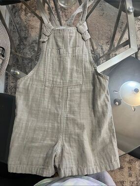 Buckle Kids One-Piece Short Overalls in Light Taupe